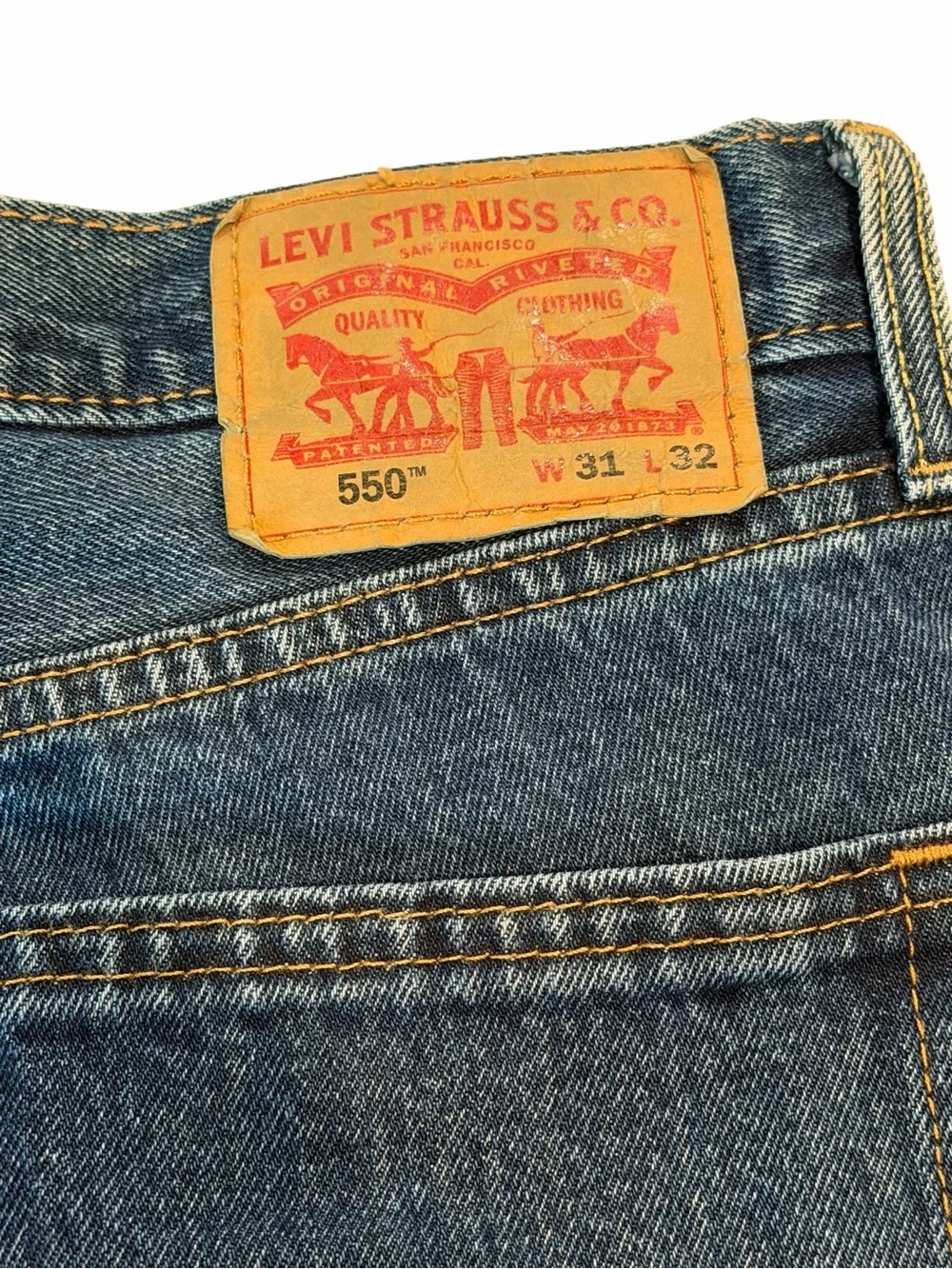 Levi’s 550 Relaxed Fit Jeans Medium Wash 31x32 100% Cotton Denim